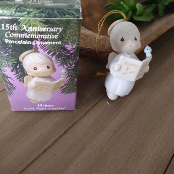 Brand new Precious Moments Ornament 1993 - Picture 3 of 6